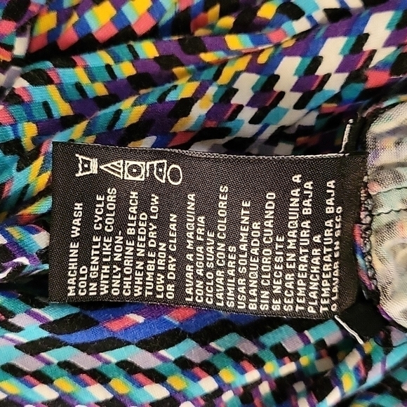 PREMISE Colorful Rainbow Optical Illusion Zigzag Chevron Tunic - Picture 6 of 8